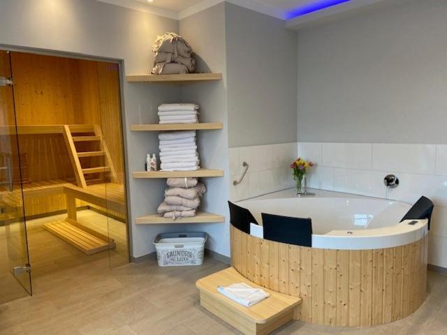 Friesenhof Nieblum - Hotel Garni ภายนอก รูปภาพ