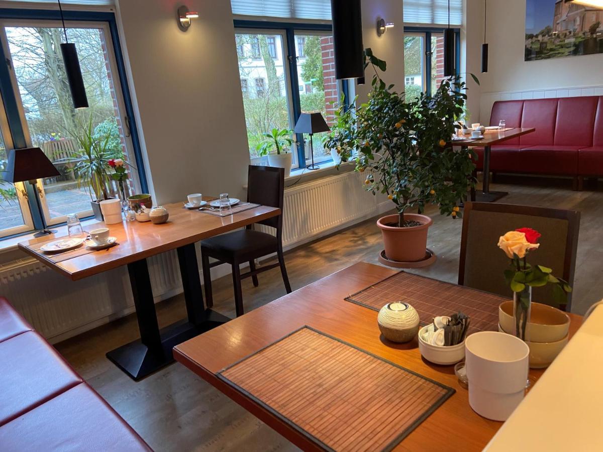 Friesenhof Nieblum - Hotel Garni ภายนอก รูปภาพ